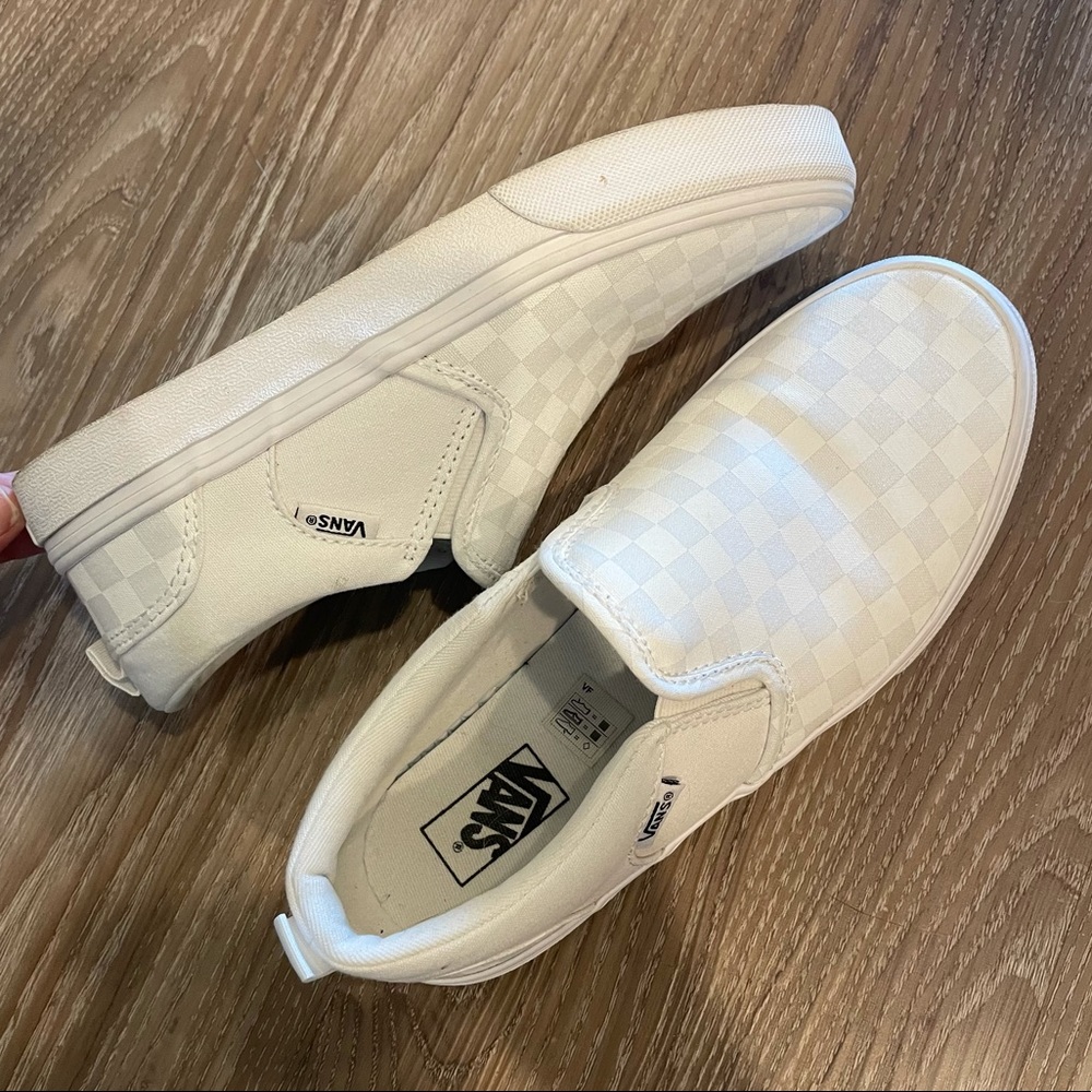 Women’s 7 Youth 5 White Vans Slip On